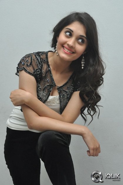 Surabhi-at-Beeruva-Movie-Date-Press-Meet